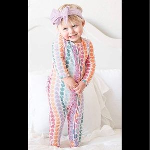 RuffleButts Girls Rainbow Hearts Snuggly Ruffled Footed Pajamas - 0-3m